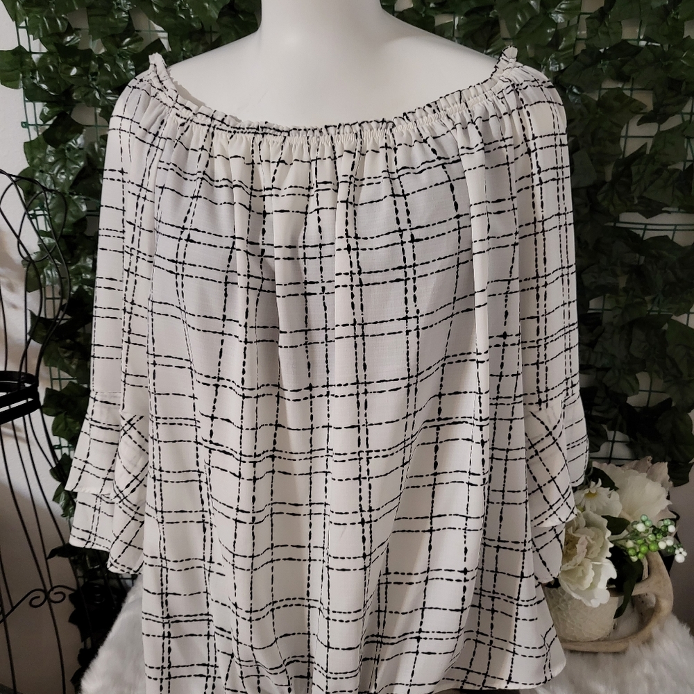 2x Blouse,  tie front